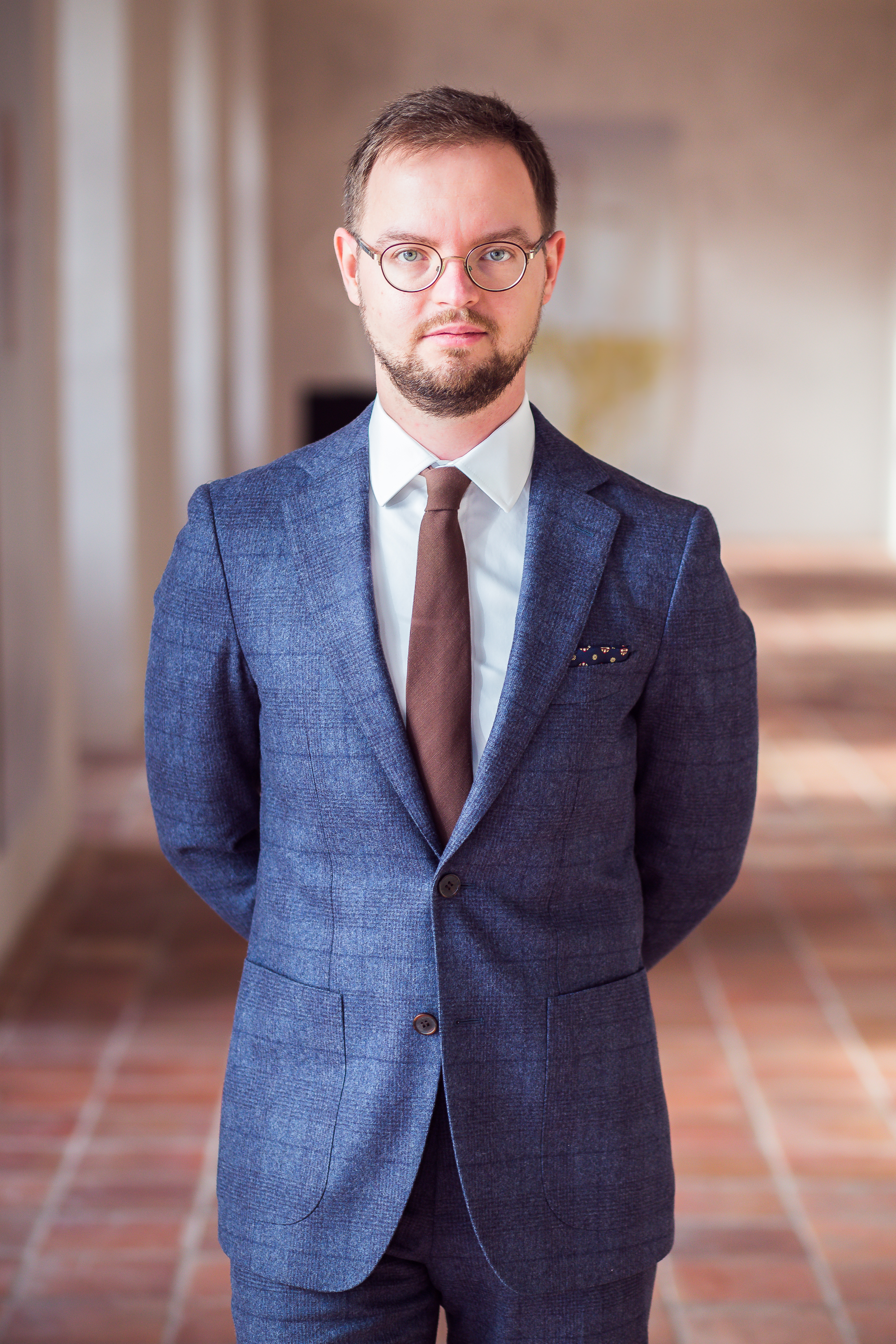 JUDr. Dominik Fojtů - fotografie advokáta v kanceláři